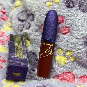 Mac x Lisa Liquid Lipcolor- Fashion, Sweetie BNIB